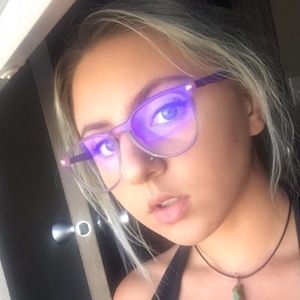 Meet your Posher, Bella